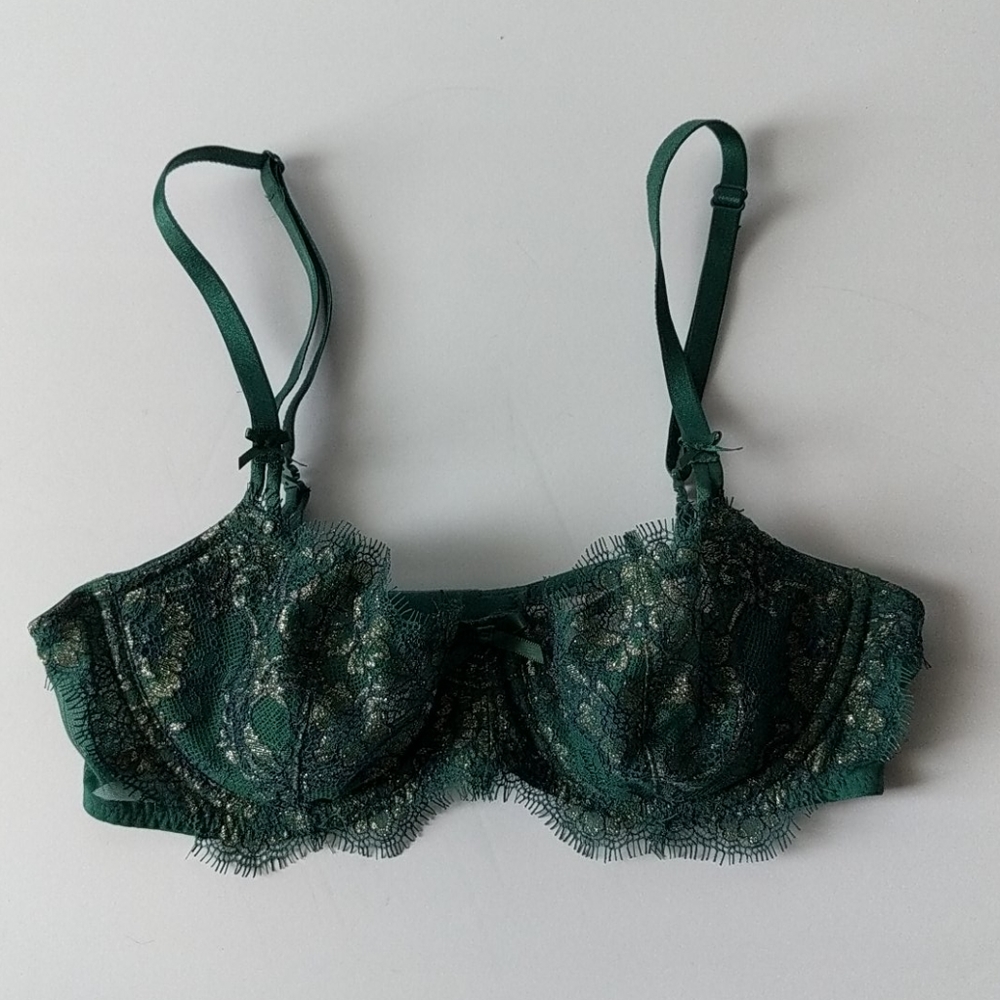 VS green lace bra